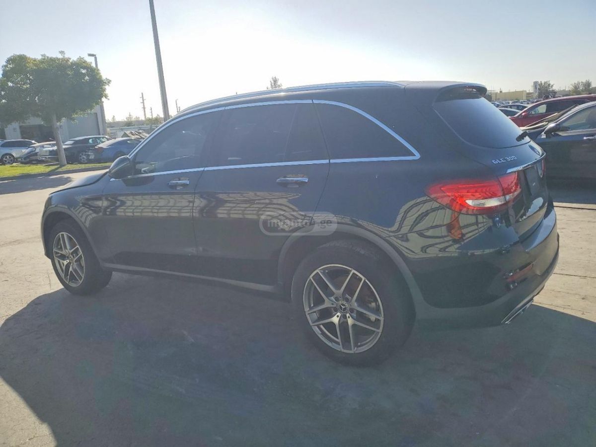 Mercedes-Benz GLC 300 2019 — photo 2