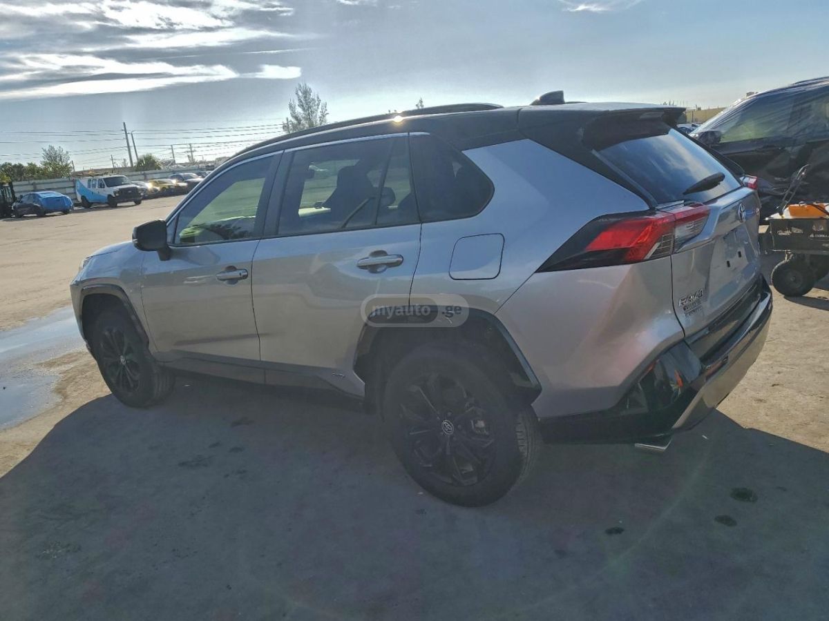 Toyota RAV4 2023 — photo 2