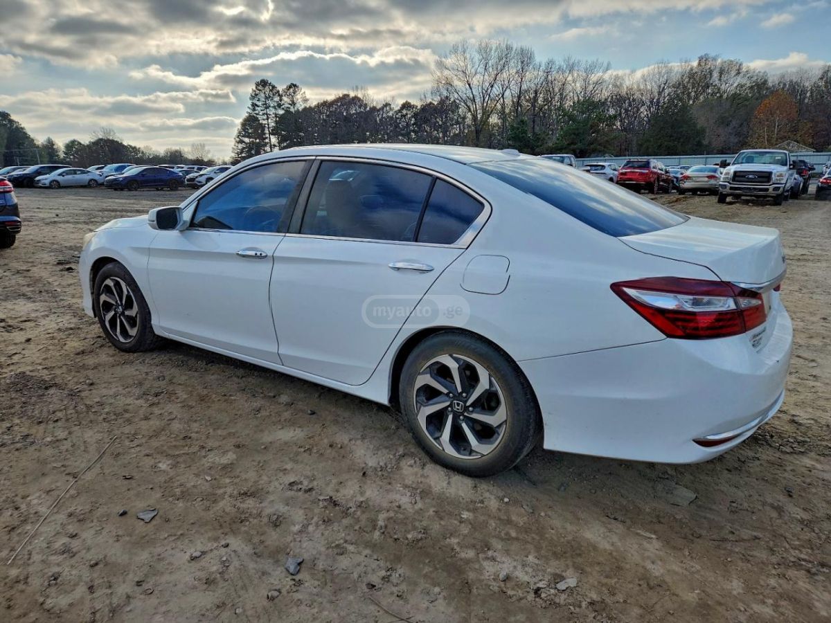 Honda Accord 2017 — photo 2