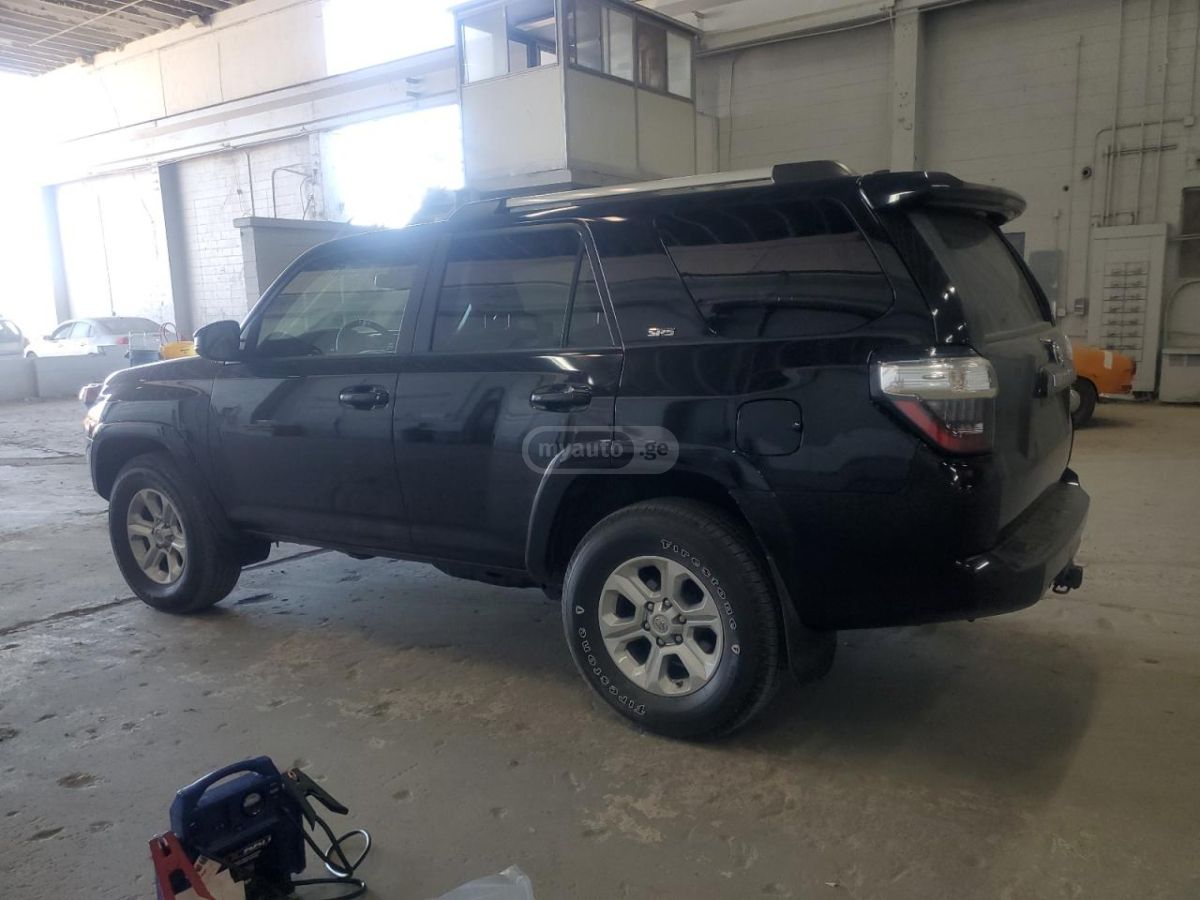Toyota 4Runner 2021 — photo 2