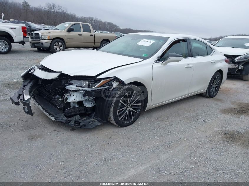 Lexus ES 300 2023 — photo 2