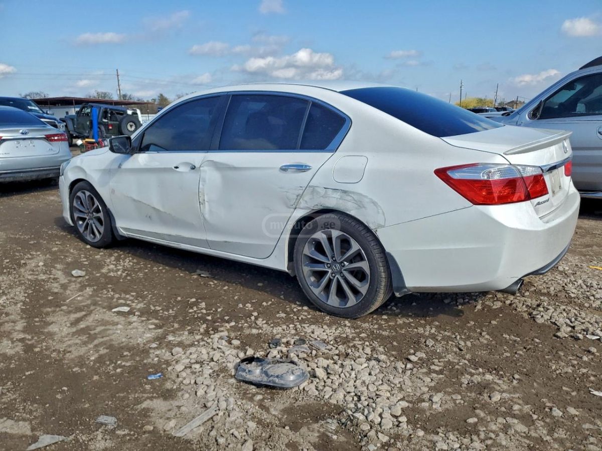 Honda Accord 2015 — photo 2