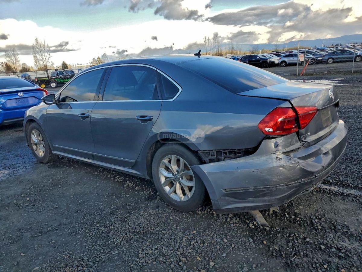 Volkswagen Passat 2016 — photo 2