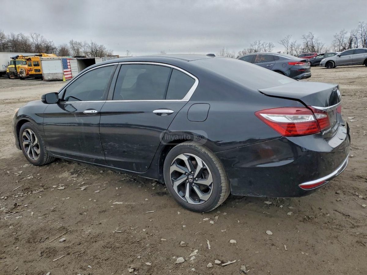 Honda Accord 2017 — photo 2