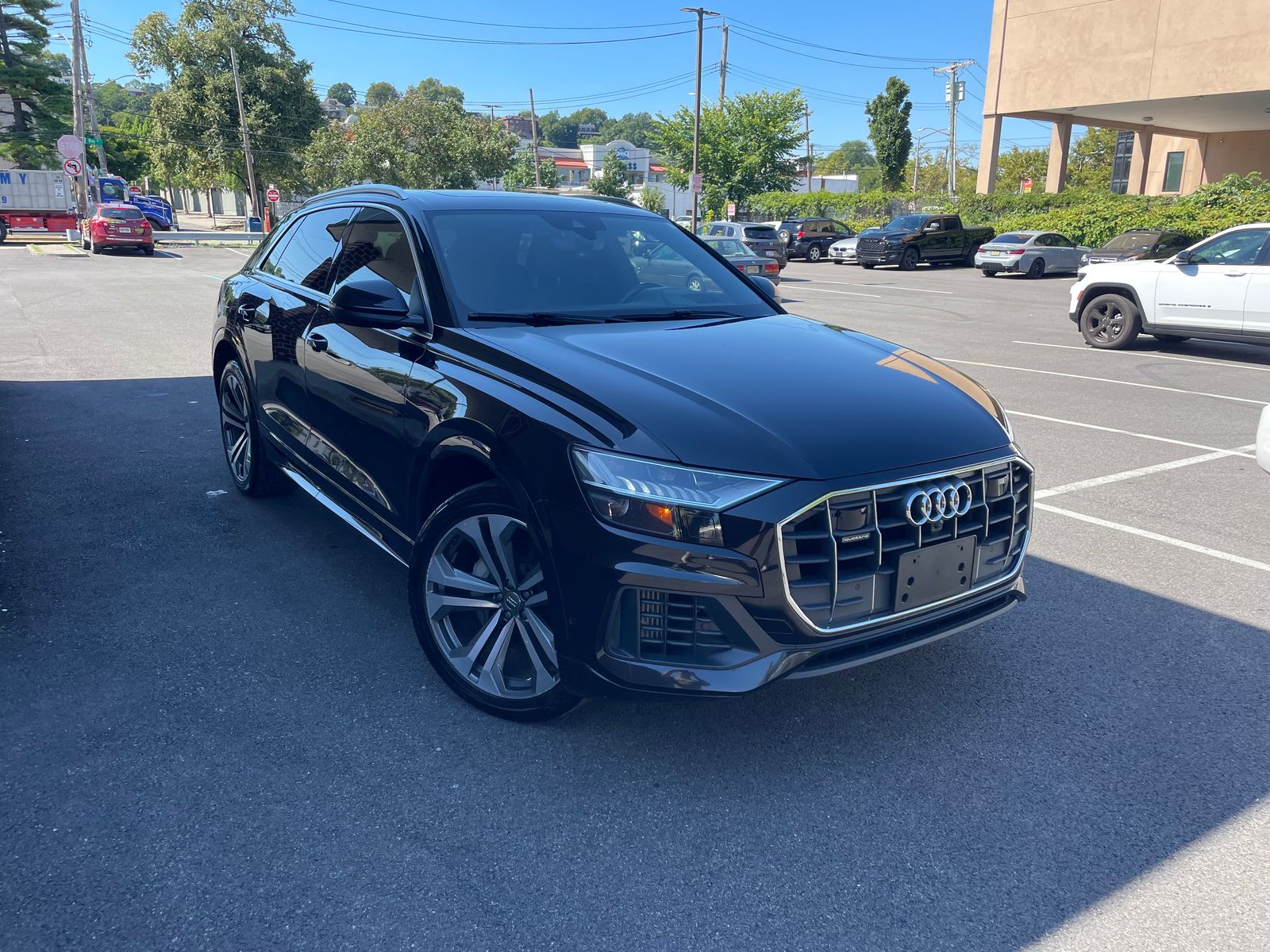 Audi Q8 2019 — photo 2