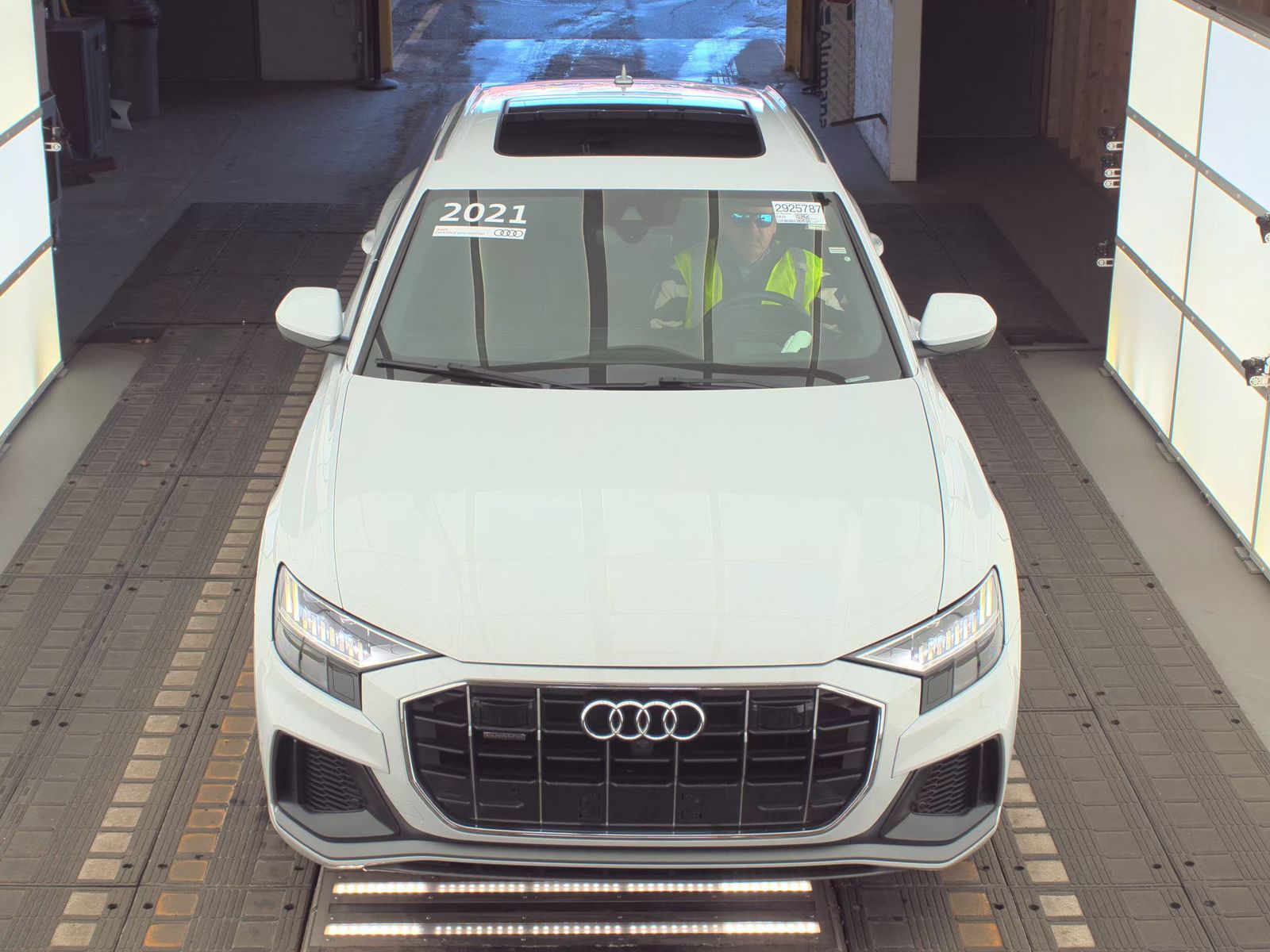 Audi Q8 2021 — photo 2