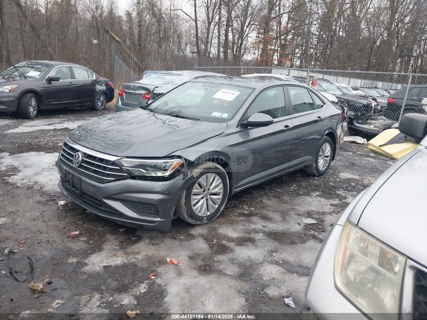 Volkswagen Jetta 2019 — photo 2