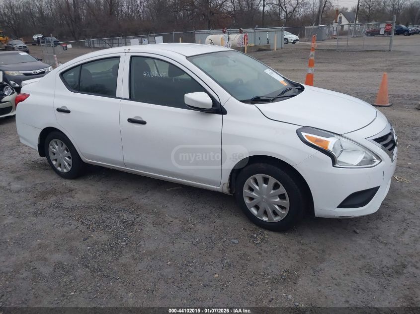 Nissan Versa 2018 — photo 2