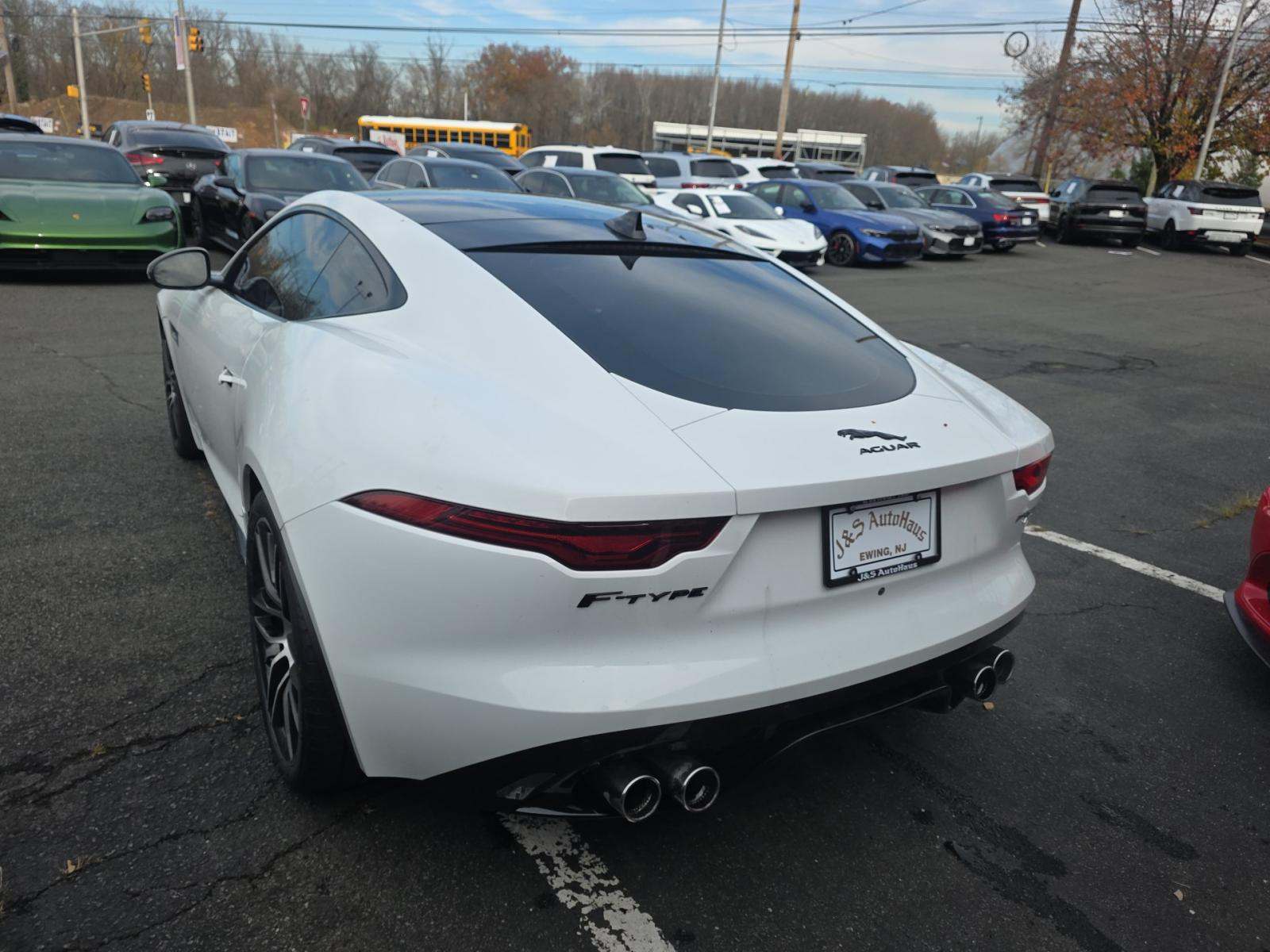 Jaguar F-TYPE 2022 — photo 2