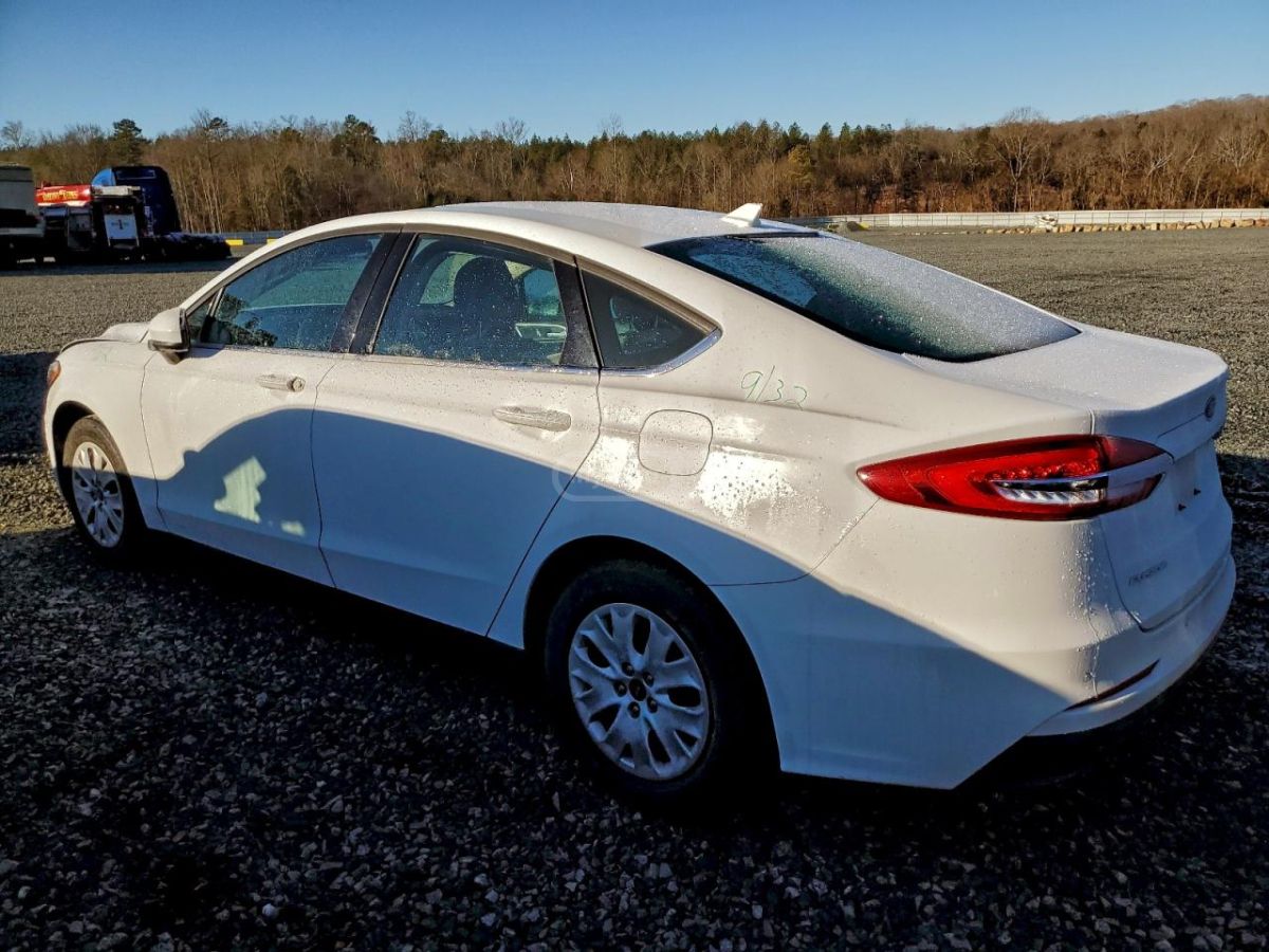 Ford Fusion 2020 — photo 2