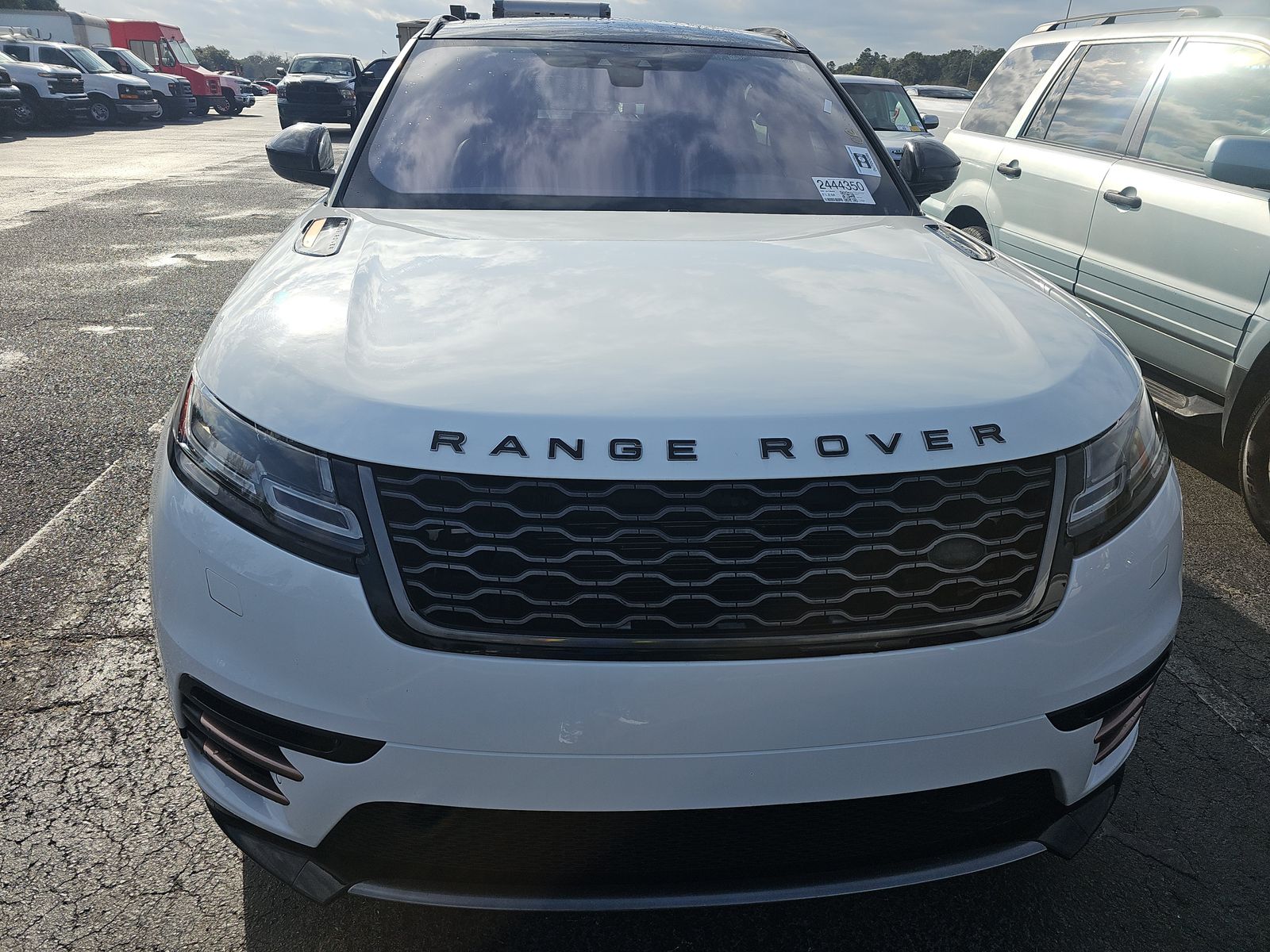 Land Rover Range Rover Velar 2018 — photo 2