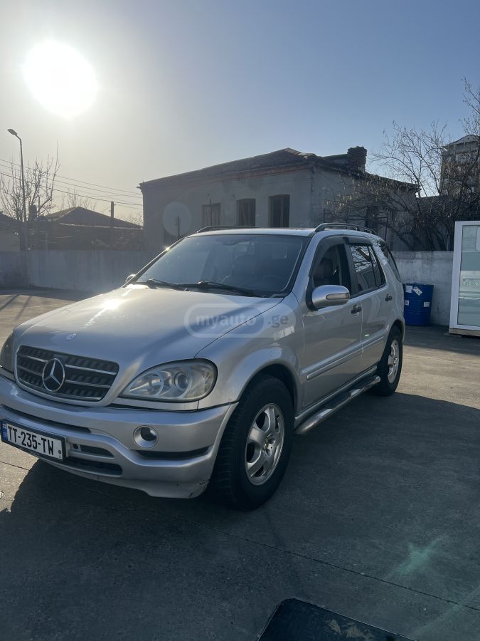 Mercedes-Benz ML 320 2001 — photo 2