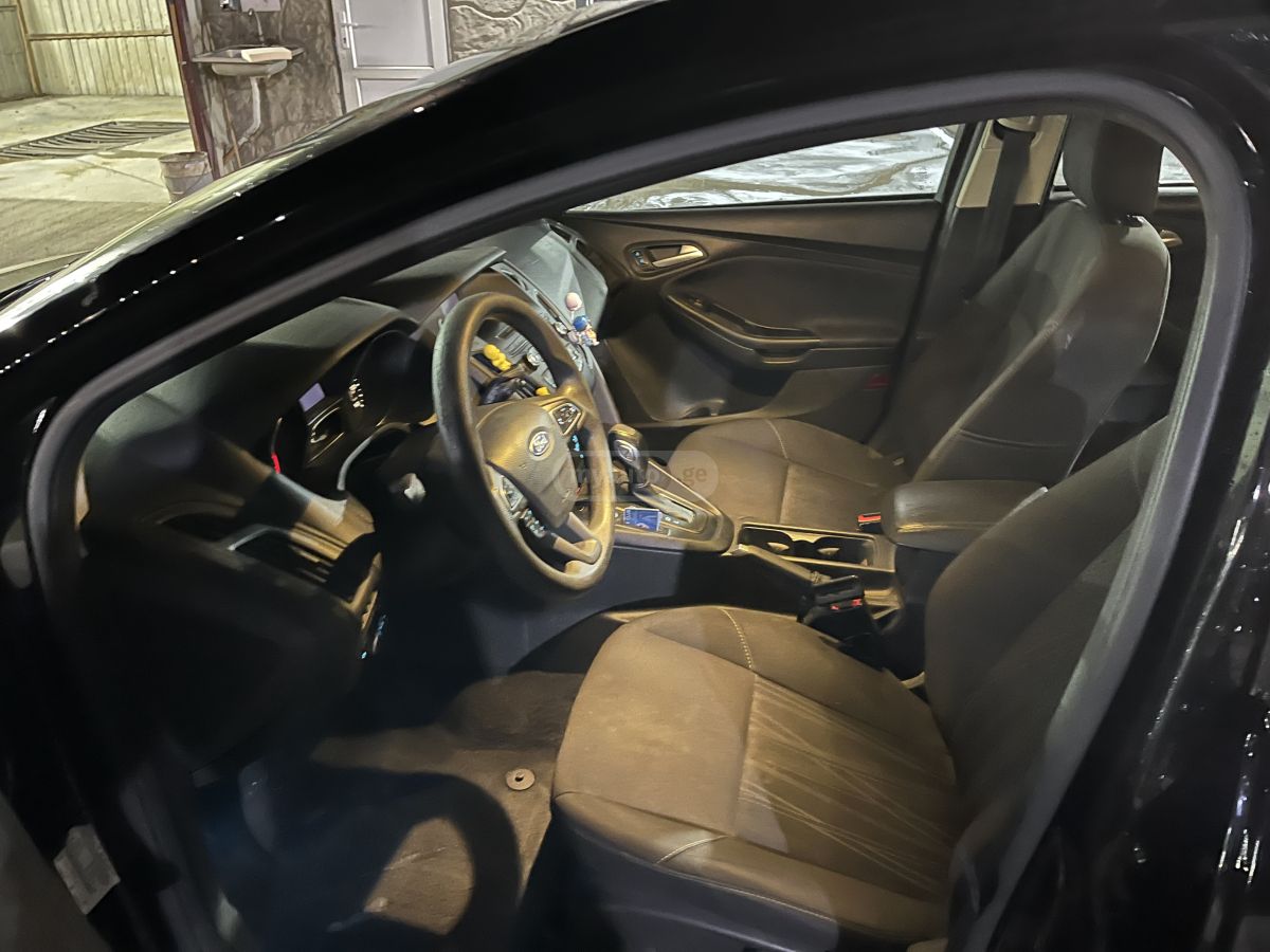 Ford Focus 2016 — photo 2