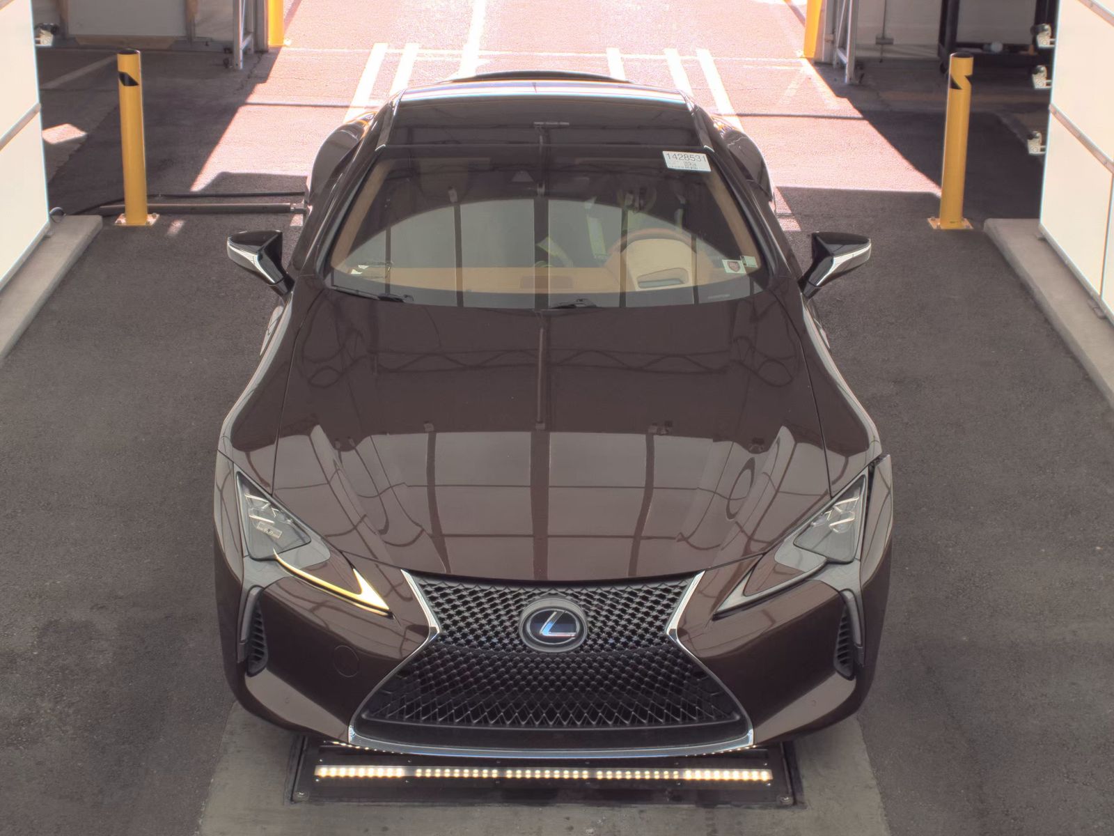 Lexus LC 500 2019 — photo 2