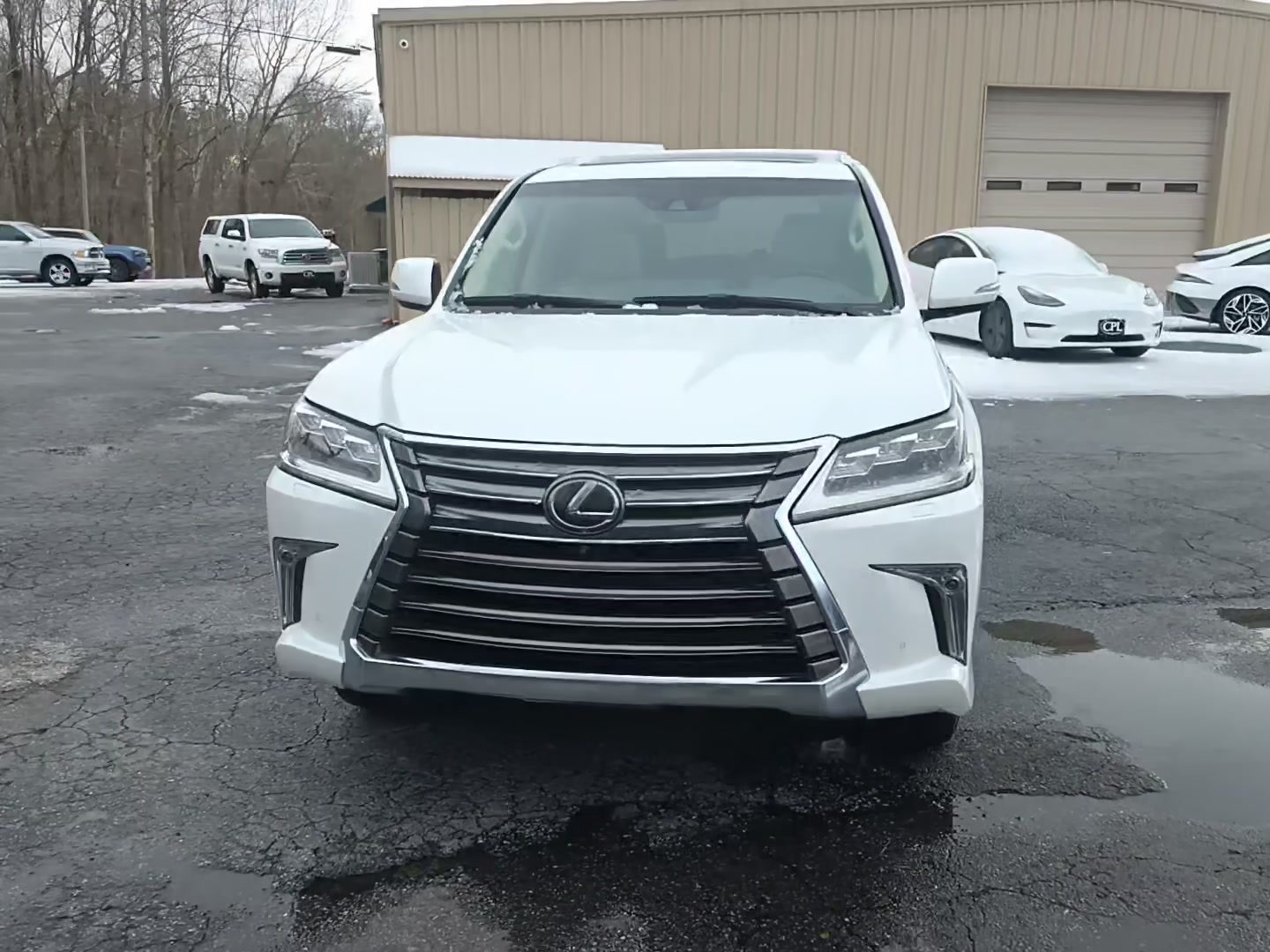 Lexus LX 570 2018 — photo 2