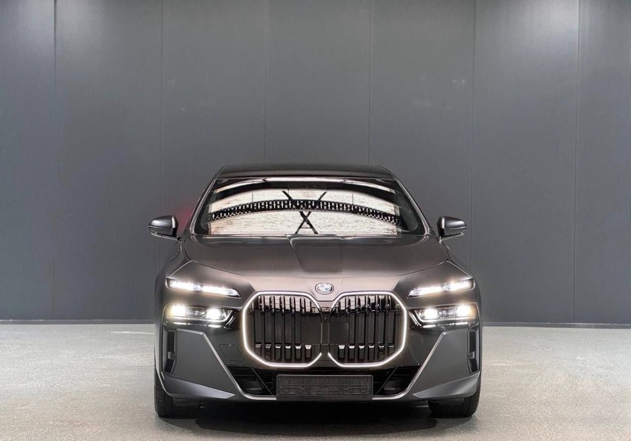 BMW 740