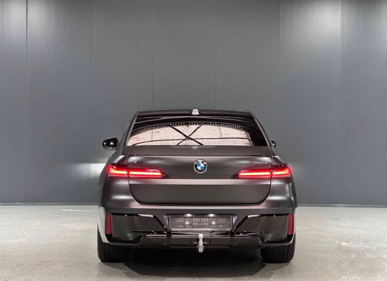 BMW 740 2025 — photo 2