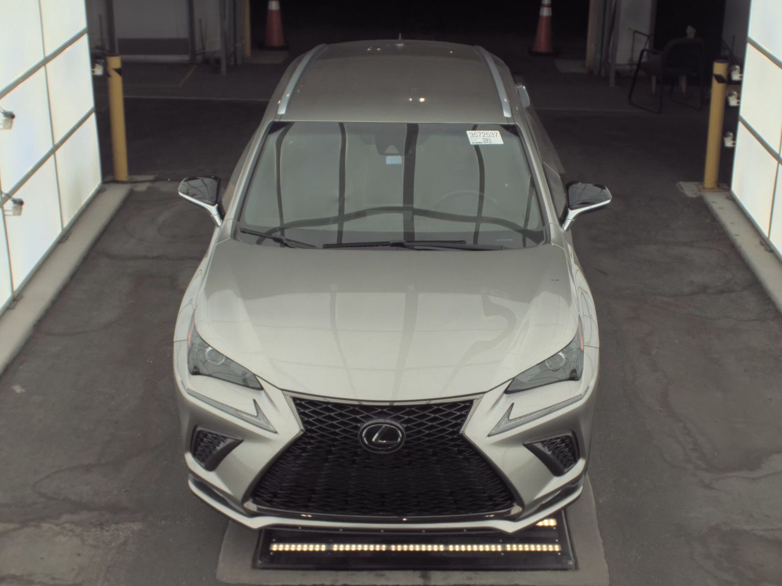 Lexus NX 300 2019 — photo 2