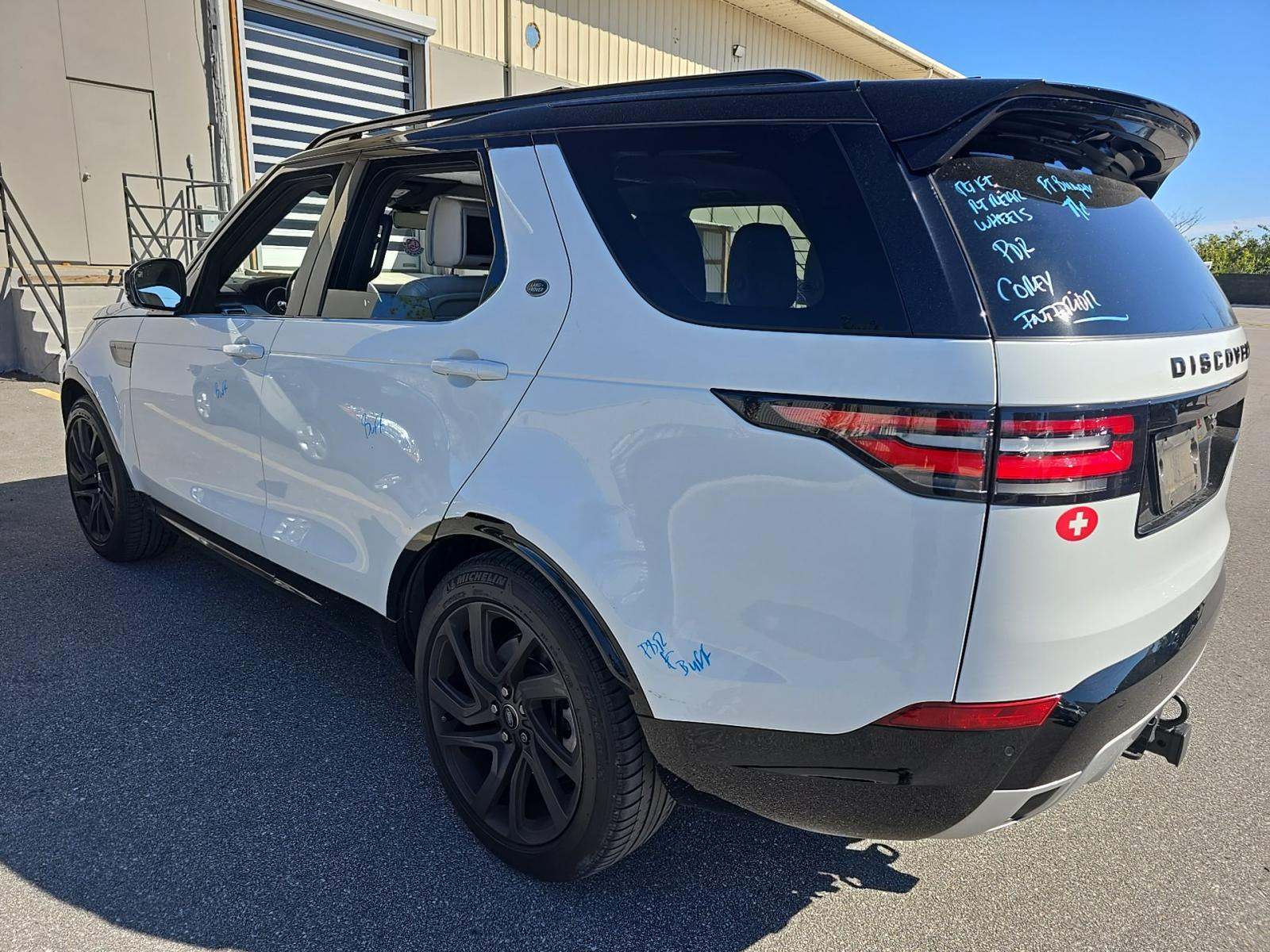 Land Rover Discovery 2017 — photo 2