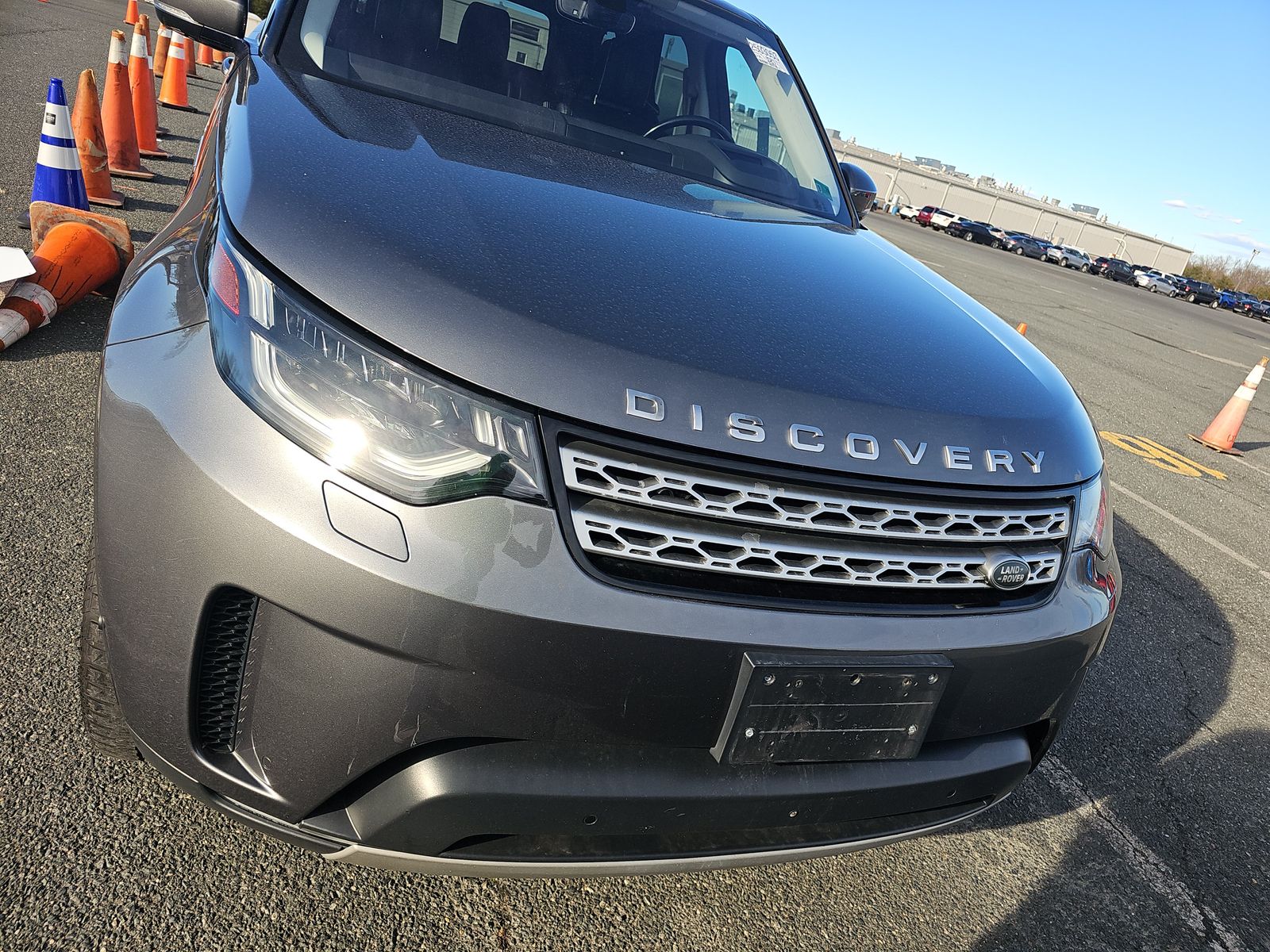 Land Rover Discovery 2018 — photo 2