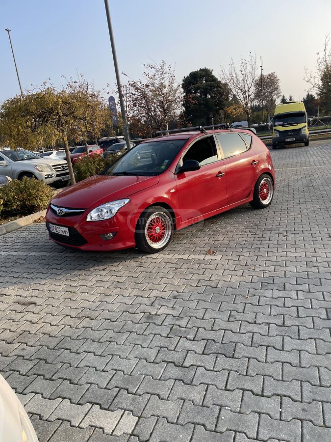 Hyundai i30 2010 — photo 2