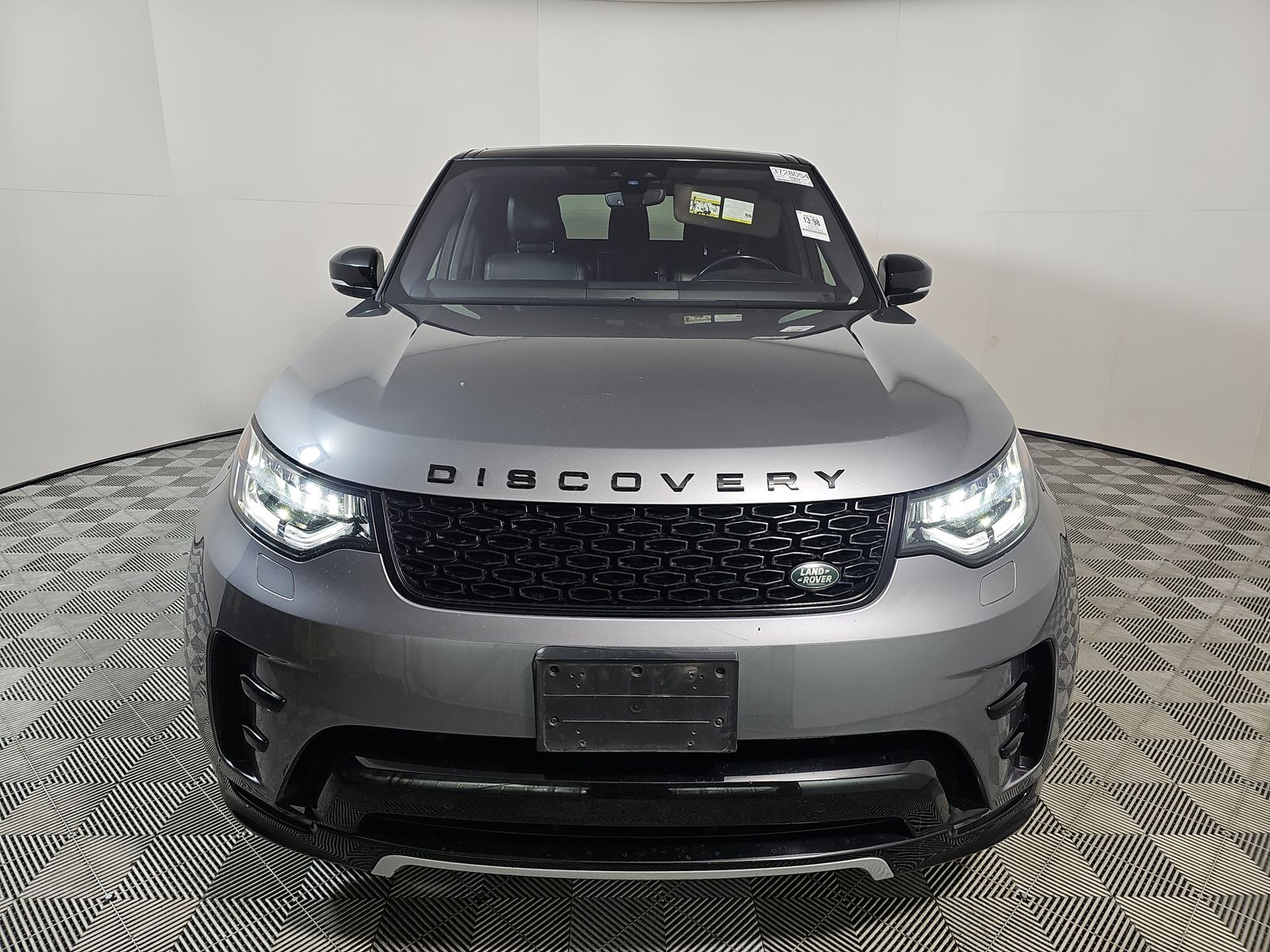 Land Rover Discovery 2020 — photo 2