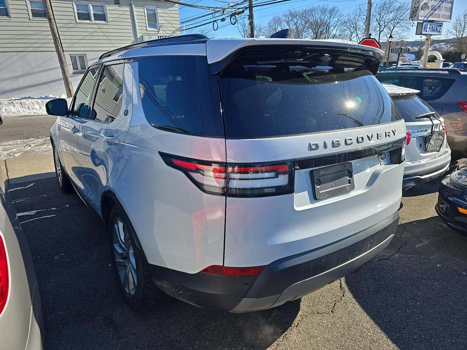 Land Rover Discovery 2018 — photo 2