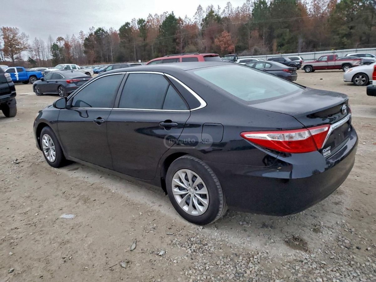 Toyota Camry 2017 — photo 2