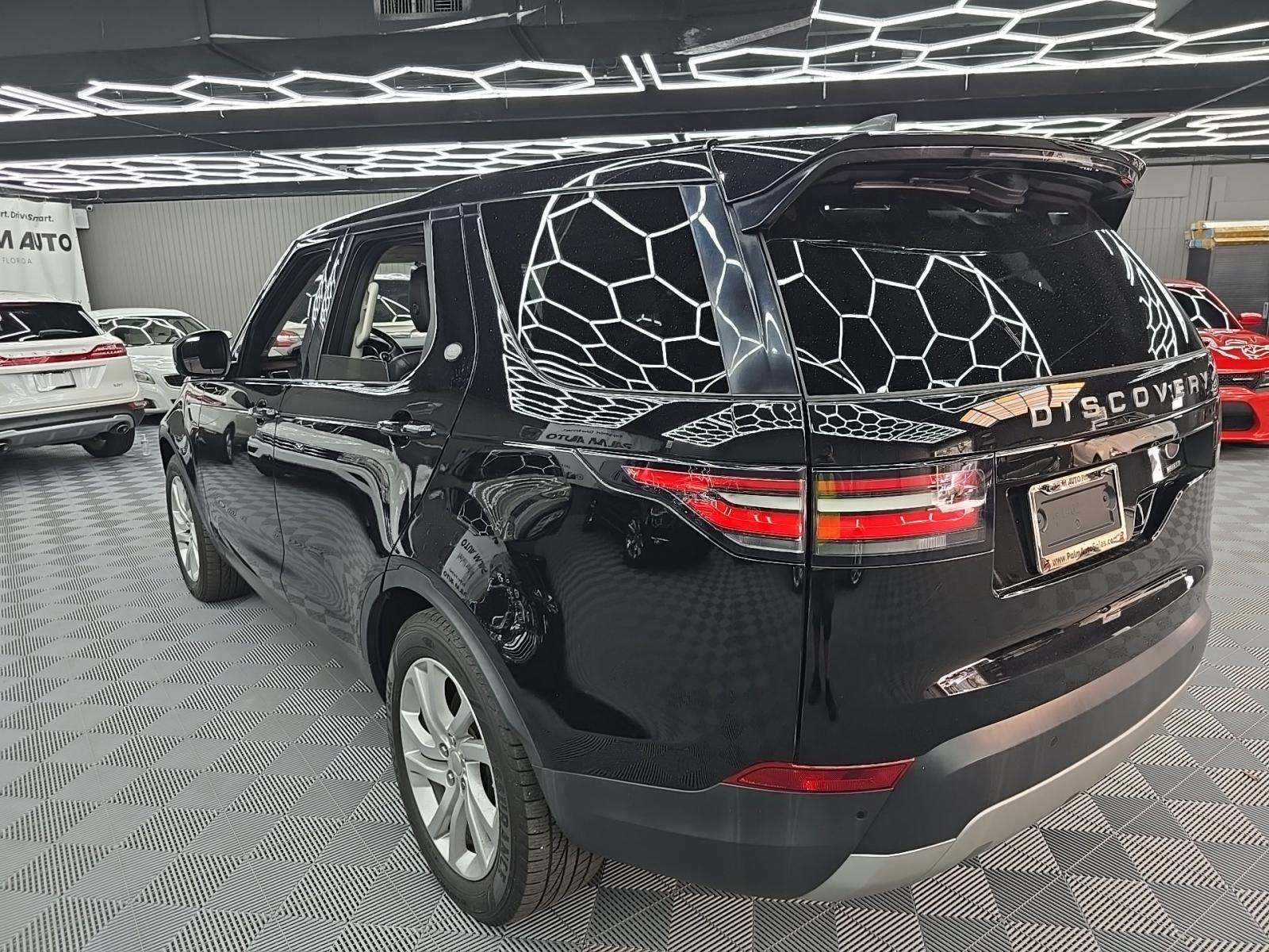 Land Rover Discovery 2017 — photo 2