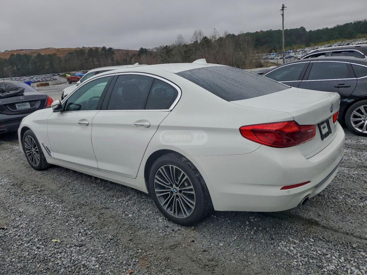 BMW 530 2018 — photo 2