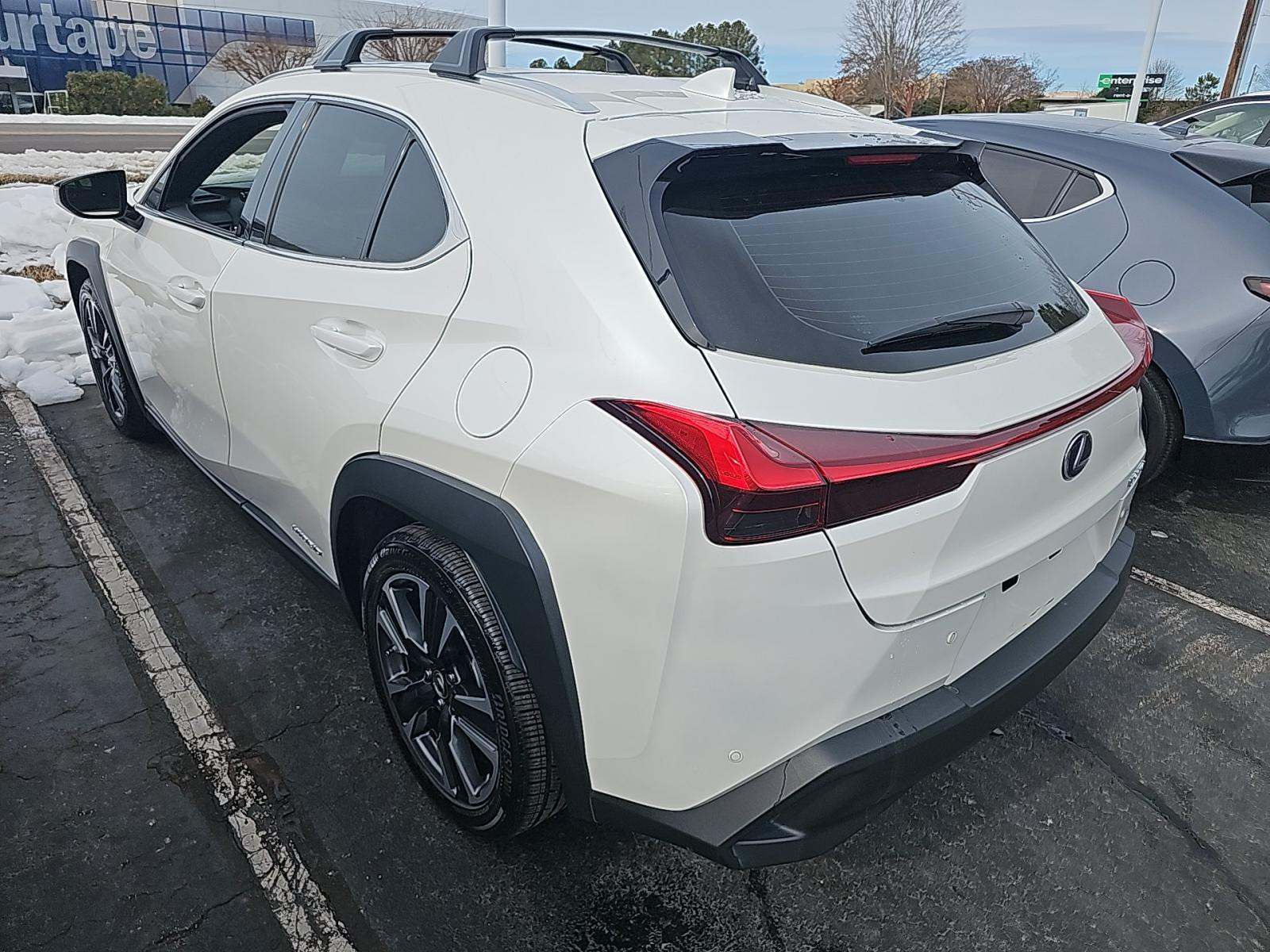 Lexus UX 250 h 2021 — photo 2