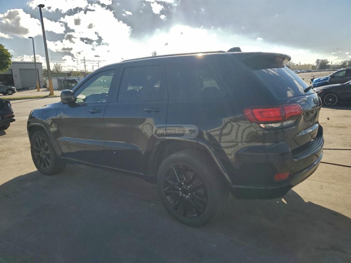 Jeep Grand Cherokee 2018 — photo 2