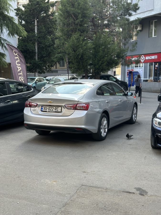 Chevrolet Malibu 2019 — photo 2