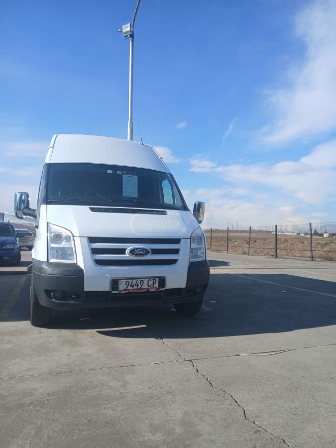 Ford Transit 2010 — photo 2
