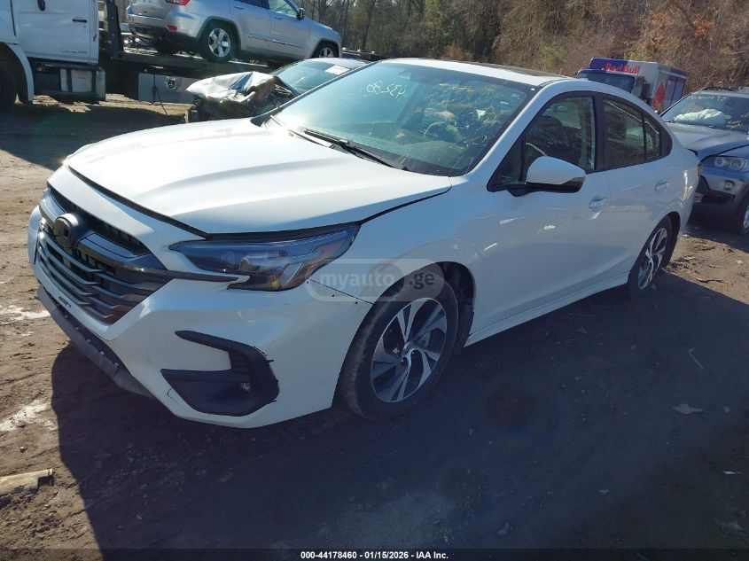 Subaru Legacy 2024 — photo 2
