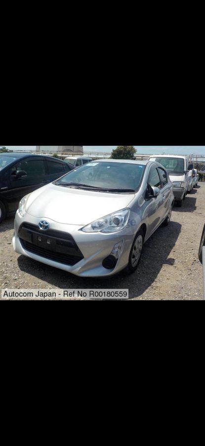 Toyota Aqua 2015 — photo 2