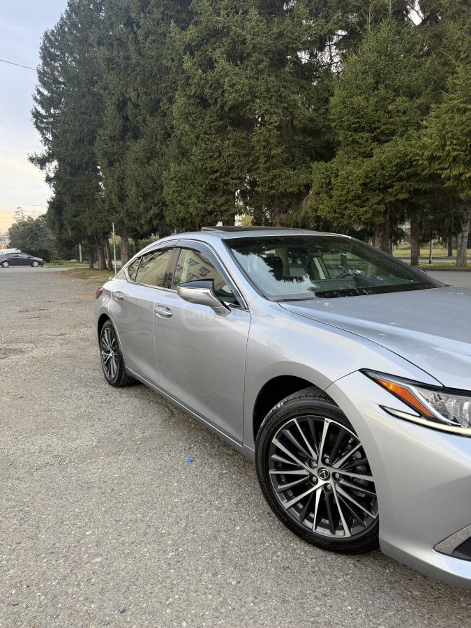 Lexus ES 300 2024 — photo 2