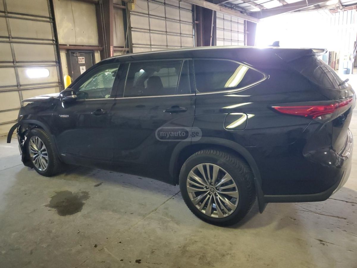 Toyota Highlander 2021 — photo 2