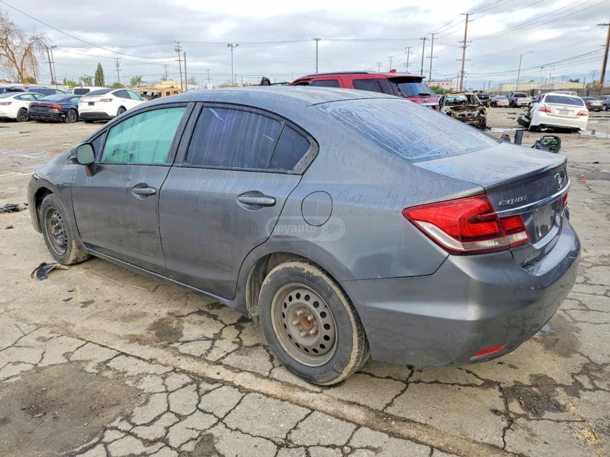 Honda Civic 2013 — photo 2
