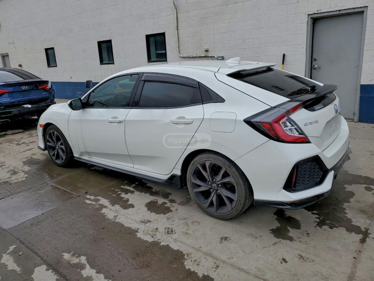 Honda Civic 2018 — photo 2