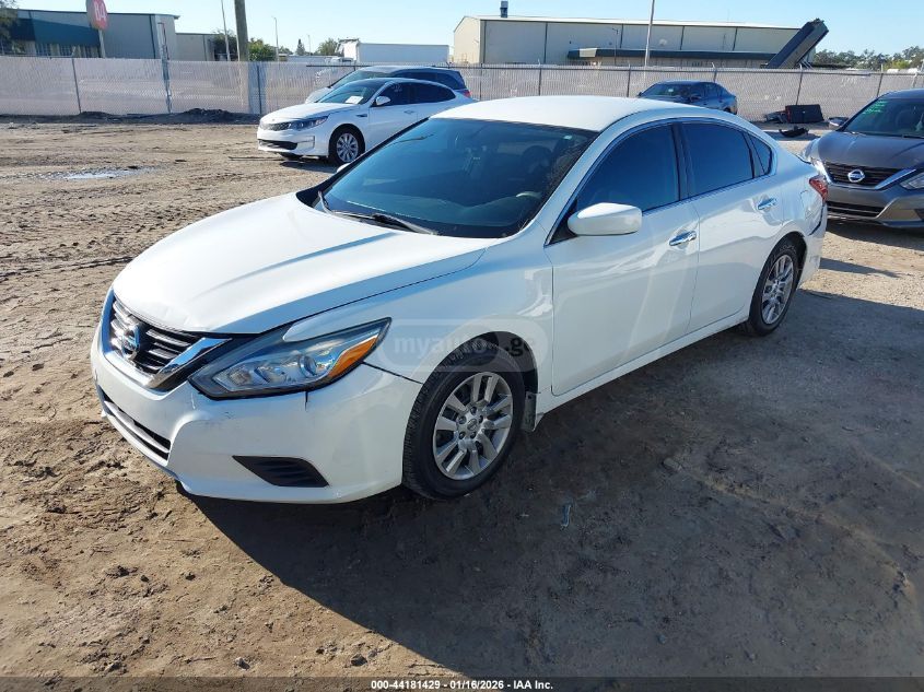 Nissan Altima 2018 — photo 2