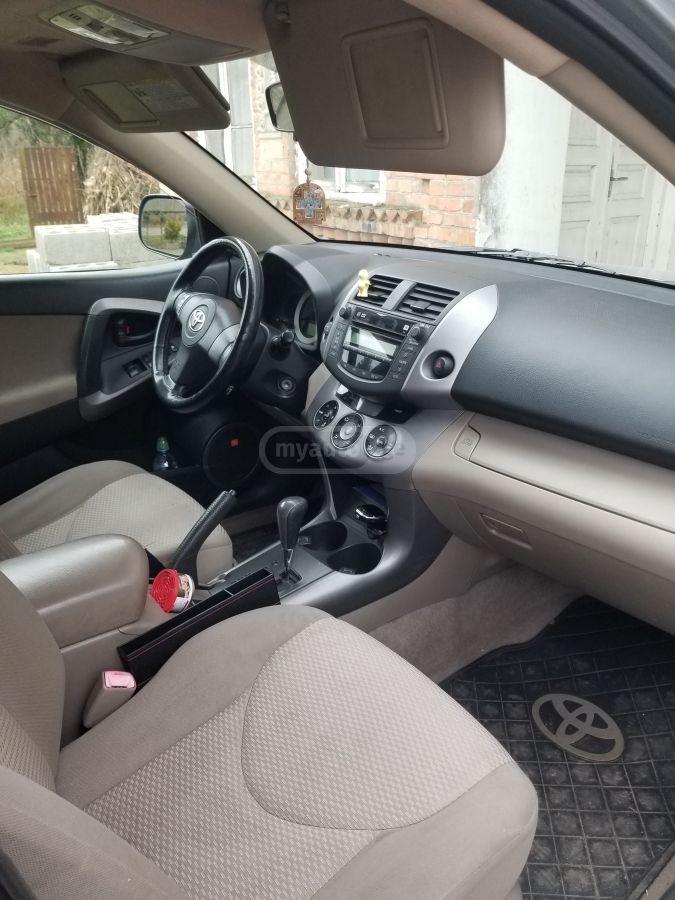 Toyota RAV4 2005 — photo 2