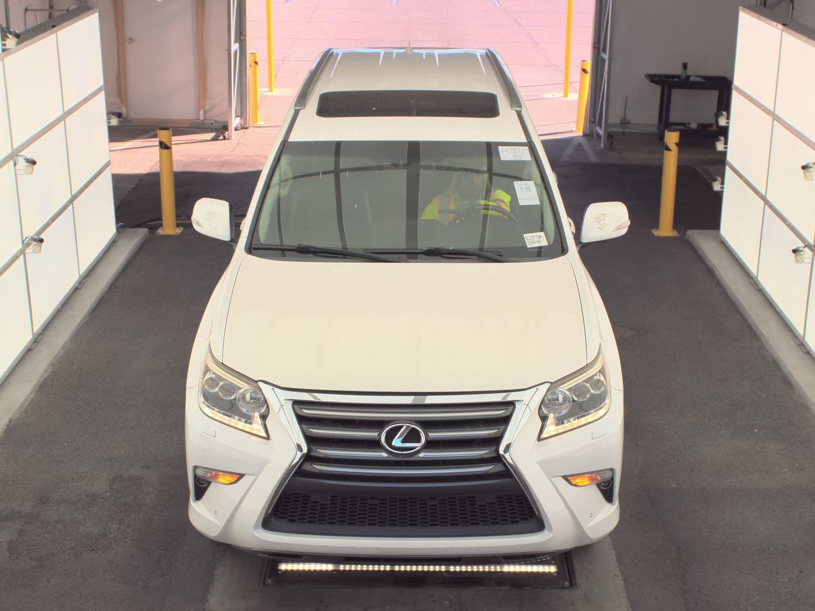 Lexus GX 460 2017 — photo 2