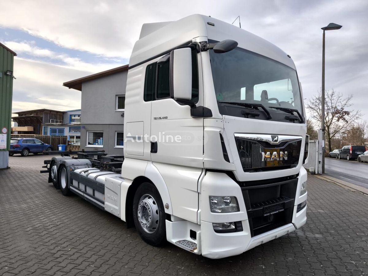 Isuzu TGX