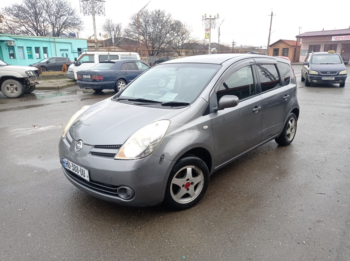 Nissan Note 2005 — photo 2