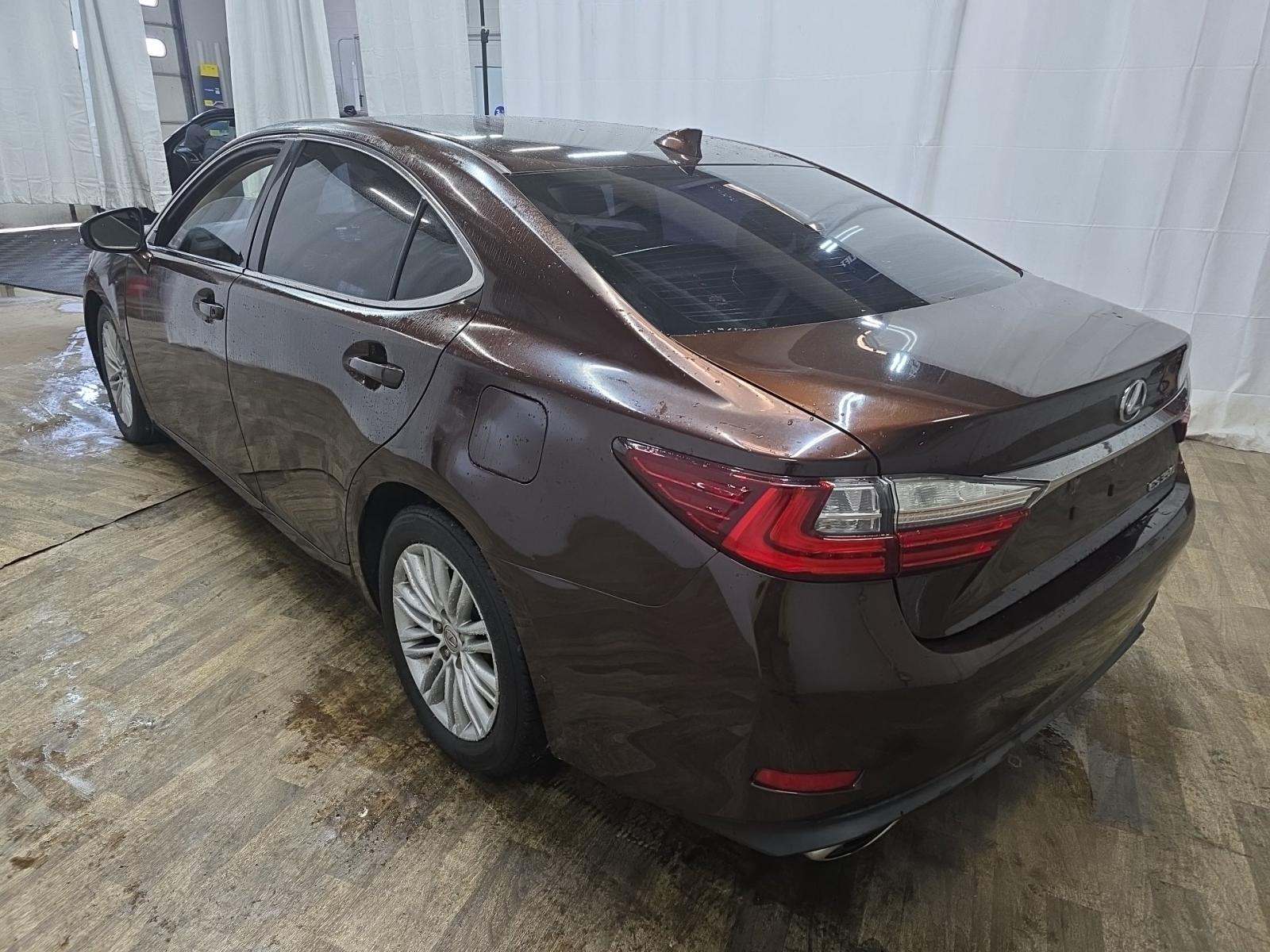 Lexus ES 350 2016 — photo 2
