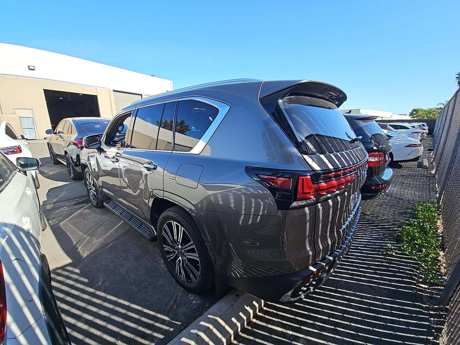 Lexus LX 600 2022 — photo 2