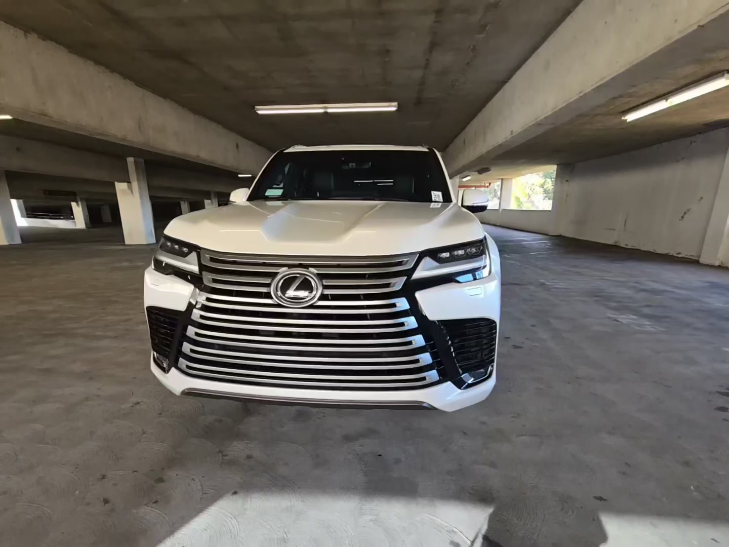 Lexus LX 600 2024 — photo 2