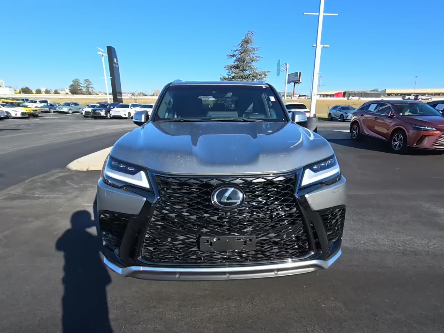 Lexus LX 600 2024 — photo 2