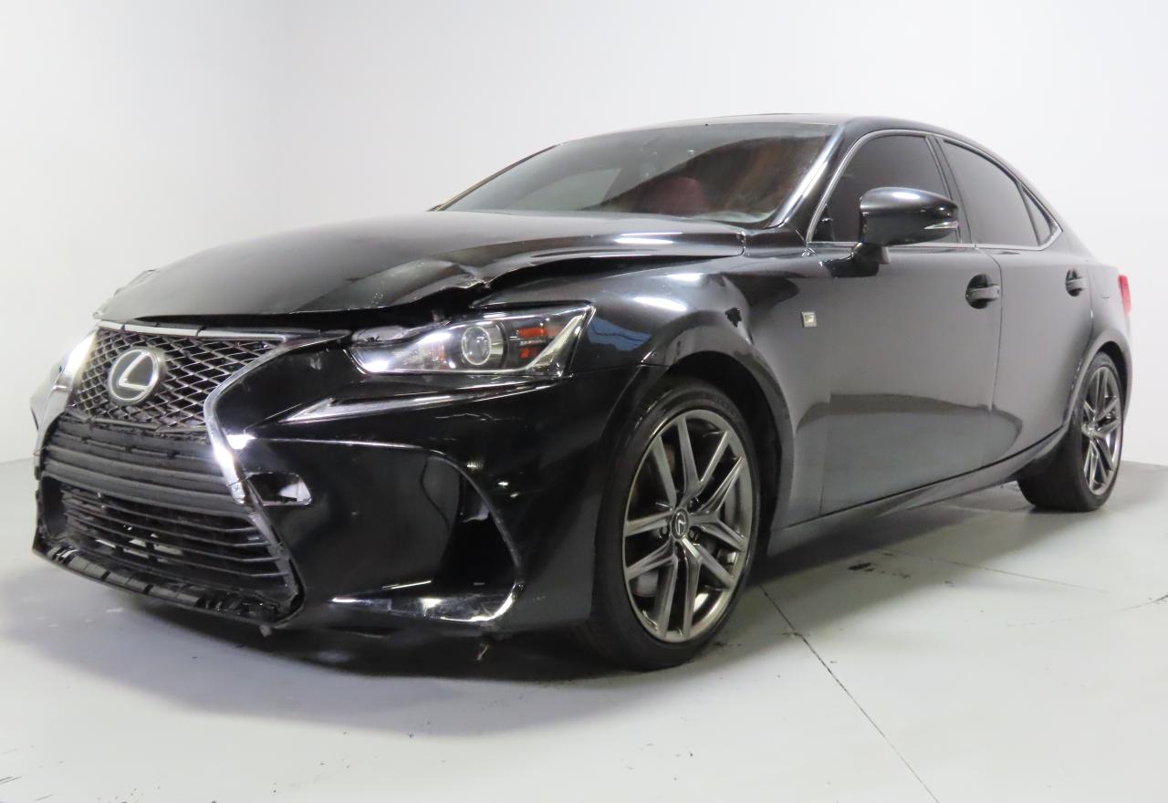 Lexus IS 300 2019 — photo 2